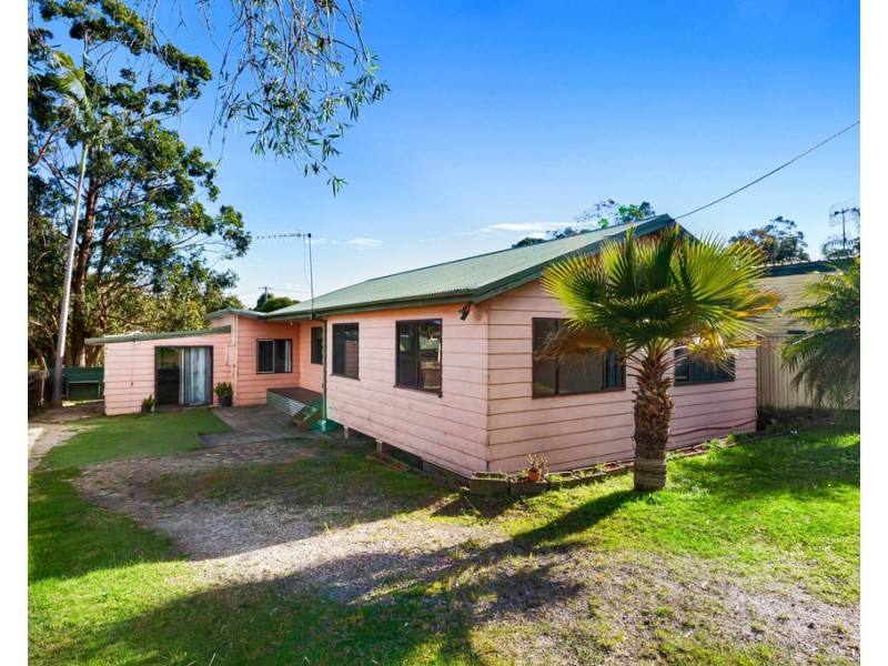 14 Laelana Avenue, Budgewoi NSW 2262