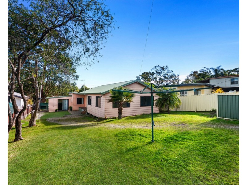14 Laelana Avenue, Budgewoi NSW 2262