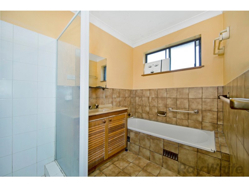 4 Murrawal Road, Wyongah NSW 2259