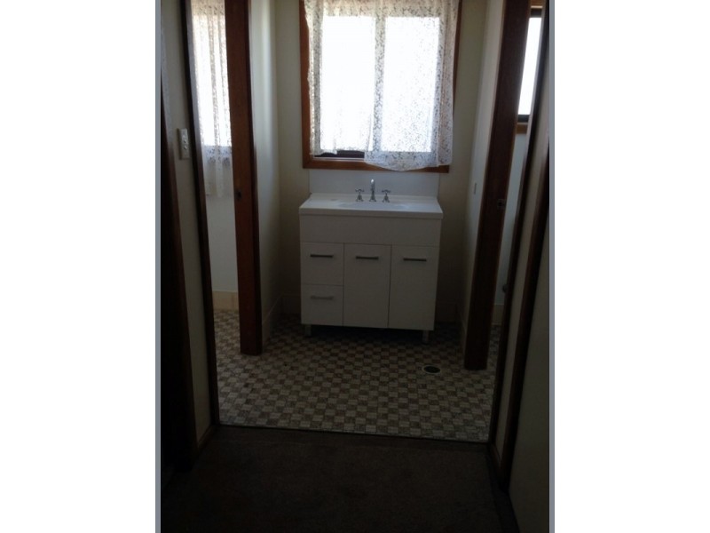 24 Odette Avenue, Gorokan NSW 2263