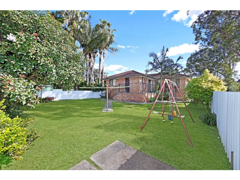 11 Penguin Road, Blue Haven NSW 2262