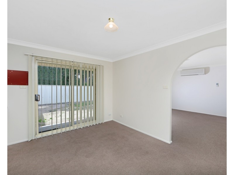 31 St Lawrence Avenue, Blue Haven NSW 2262