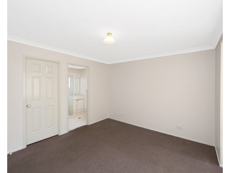 31 St Lawrence Avenue, Blue Haven NSW 2262