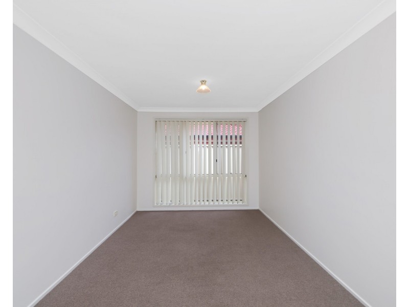 31 St Lawrence Avenue, Blue Haven NSW 2262