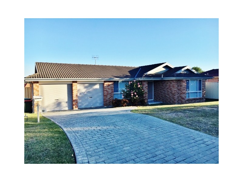 35 Whiteswan Avenue, Blue Haven NSW 2262