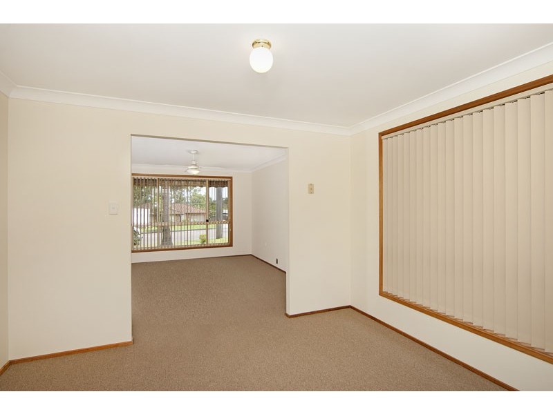 5 White Swan Avenue, Blue Haven NSW 2262