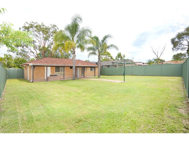 5 White Swan Avenue, Blue Haven NSW 2262