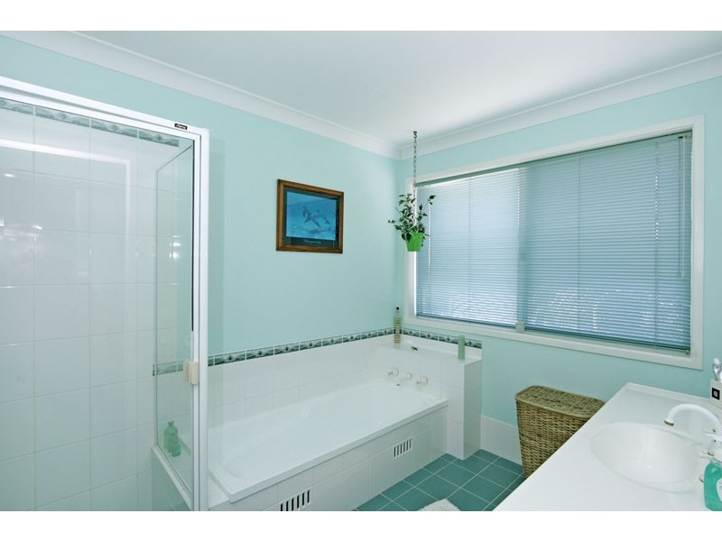 8 Arakoon Road, Woongarrah NSW 2259