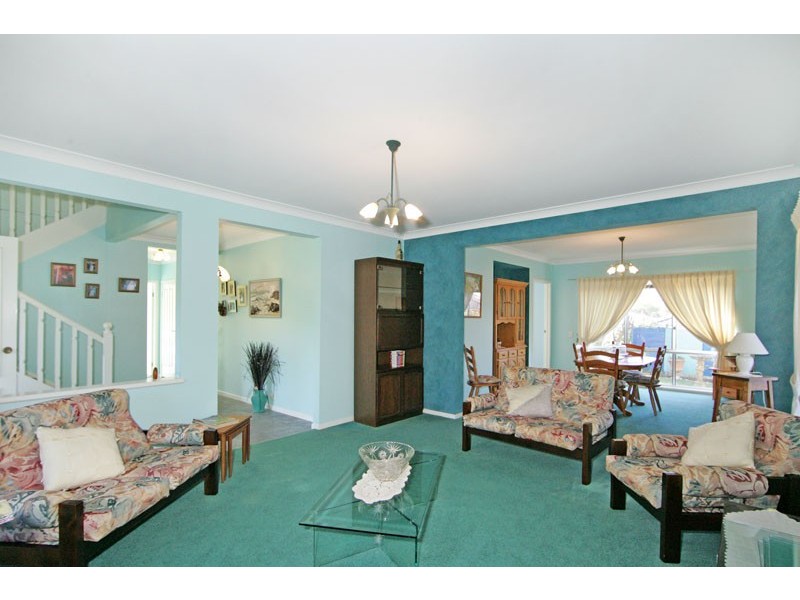 8 Arakoon Road, Woongarrah NSW 2259