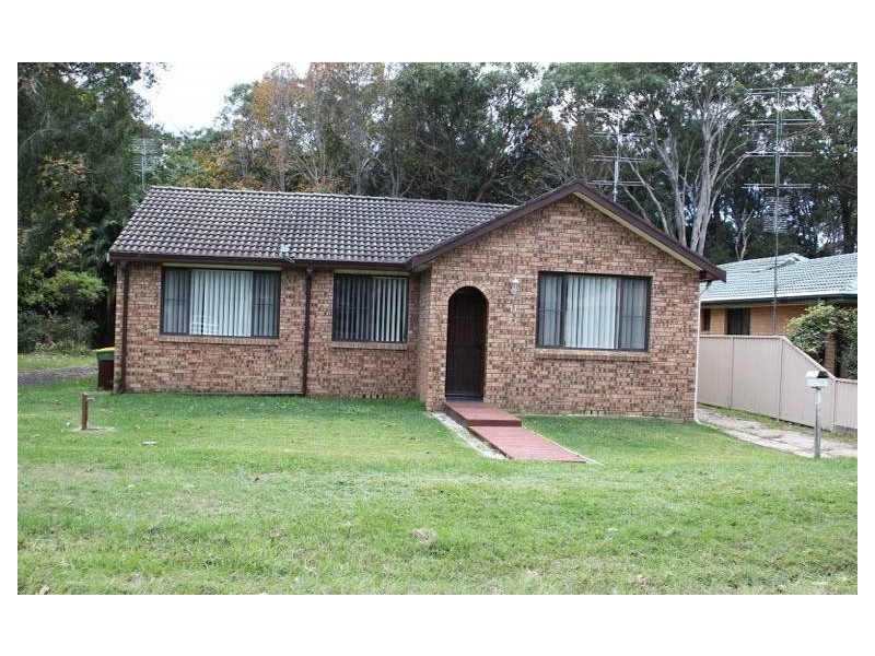 11 Charmhaven Avenue, Charmhaven NSW 2263