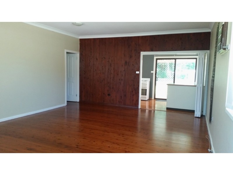 11 Charmhaven Avenue, Charmhaven NSW 2263