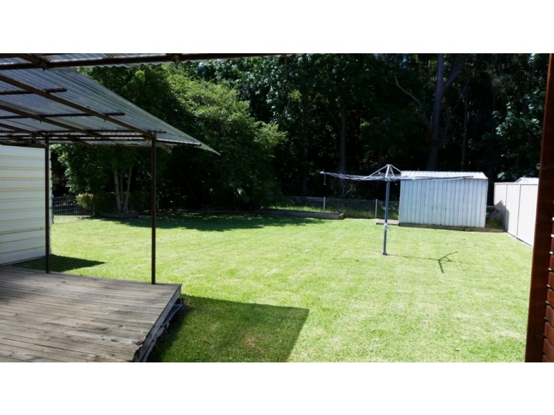 11 Charmhaven Avenue, Charmhaven NSW 2263
