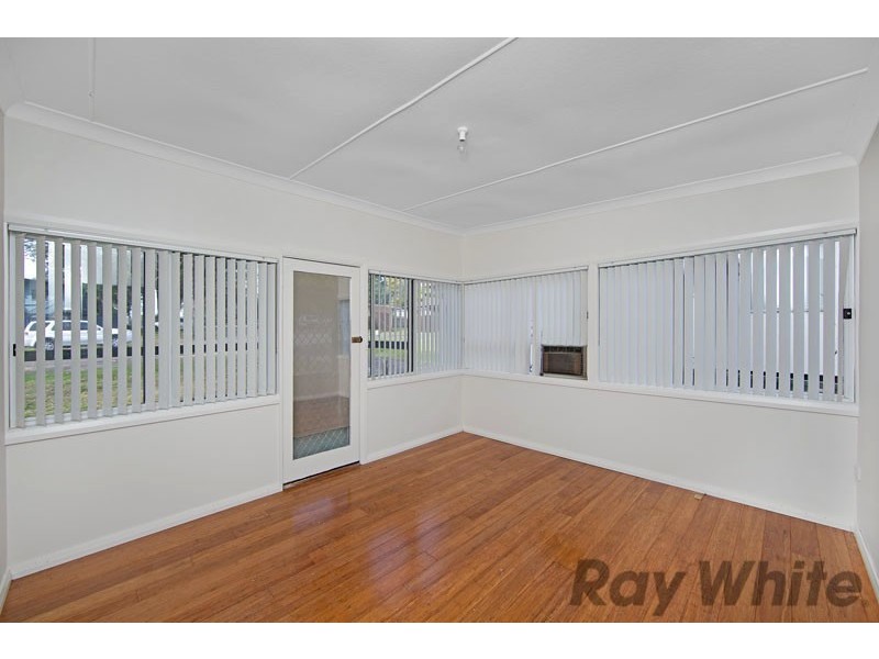 4 Blackford Avenue, Kanwal NSW 2259