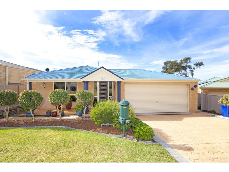 19 Winchester Drive, Lake Munmorah NSW 2259