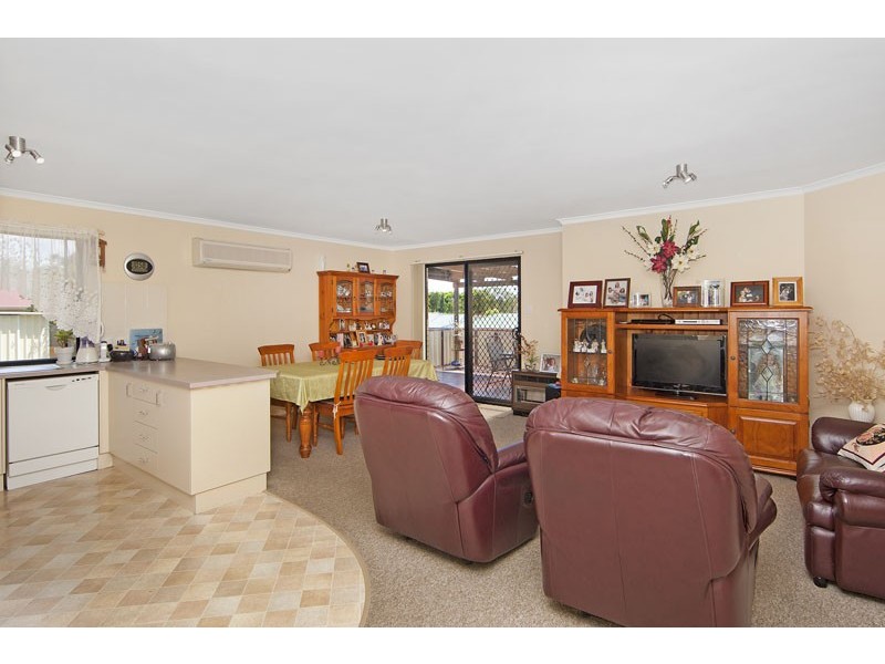 6 Blacksburg Court, Lake Munmorah NSW 2259