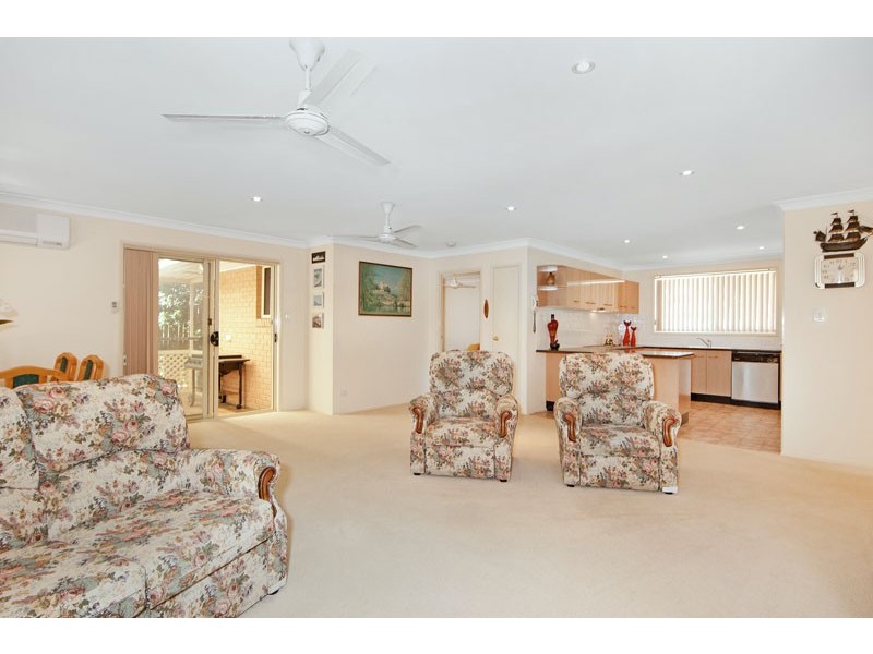 41 Dianne Avenue, Lake Munmorah NSW 2259