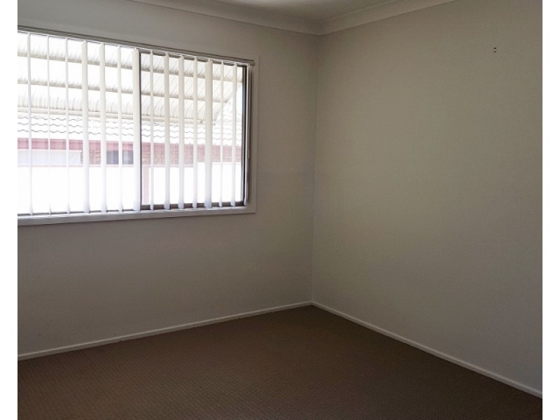 31 Charmhaven Ave, Charmhaven NSW 2263