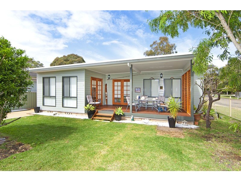 13 Sixth Avenue, Toukley NSW 2263