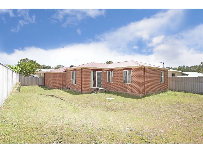 19 Woodbridge Crescent, Lake Munmorah NSW 2259