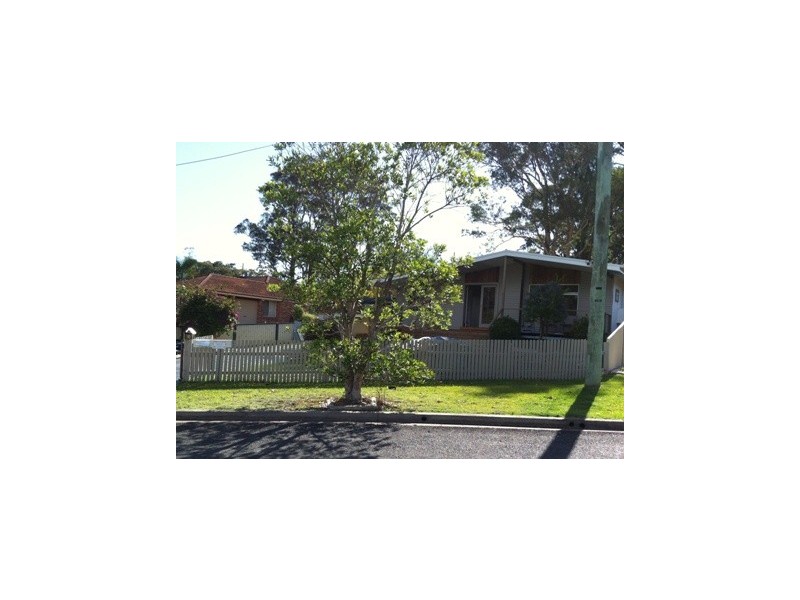 10 Parkside Drive, Charmhaven NSW 2263