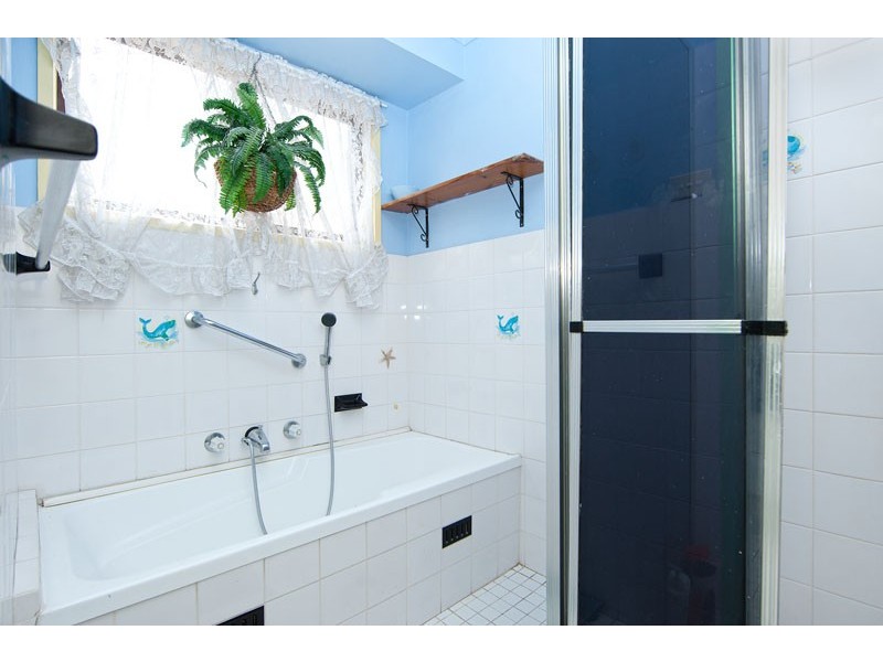 3 Vales Road, Mannering Park NSW 2259