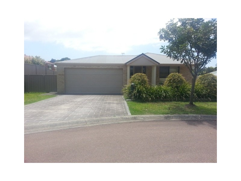 1 Pulaski Court, Lake Munmorah NSW 2259