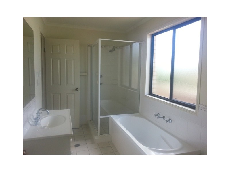 1 Pulaski Court, Lake Munmorah NSW 2259