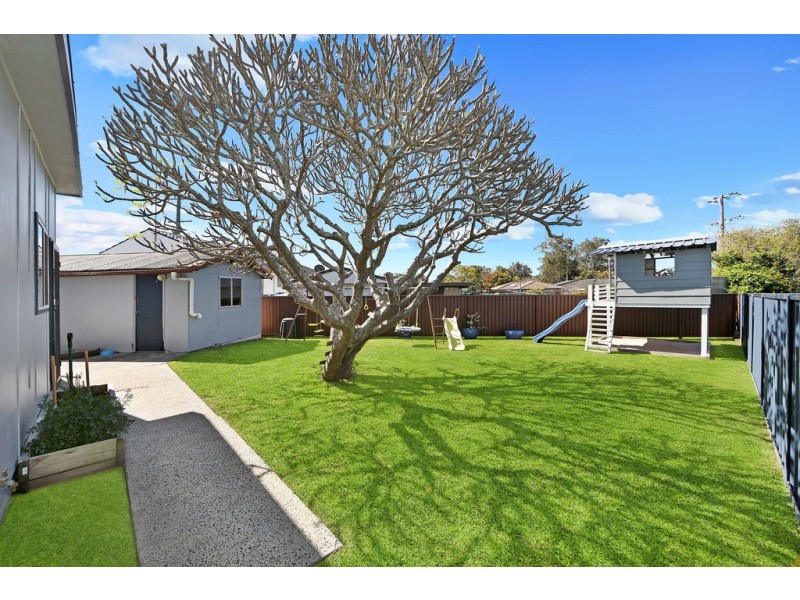 2 Hammond Road, Toukley NSW 2263