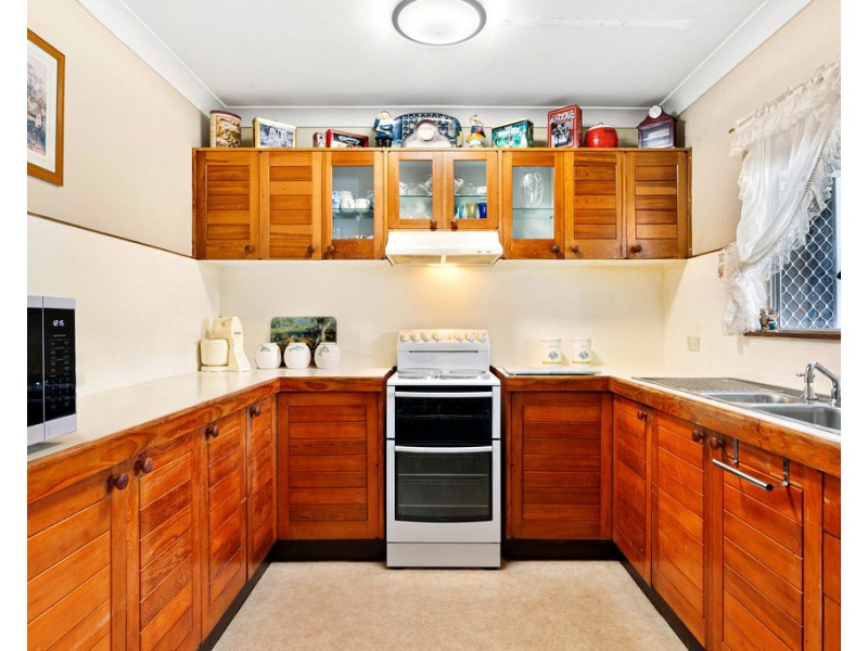 32 Delia Avenue, Budgewoi NSW 2262