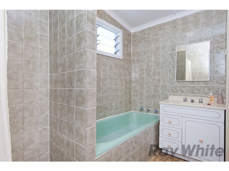 35 Manuka Parade, Gorokan NSW 2263