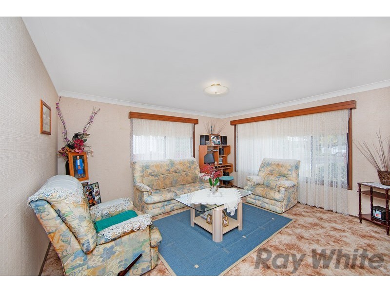 9 Avonlea Avenue, Gorokan NSW 2263