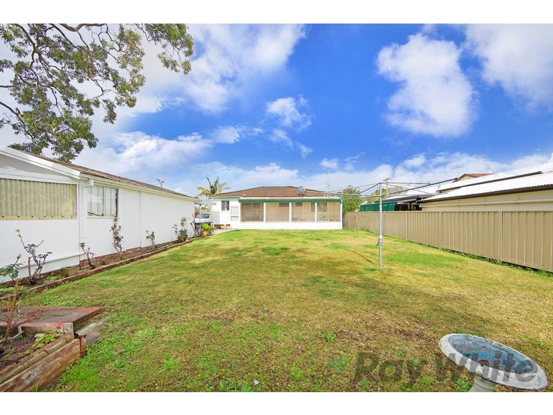 9 Avonlea Avenue, Gorokan NSW 2263