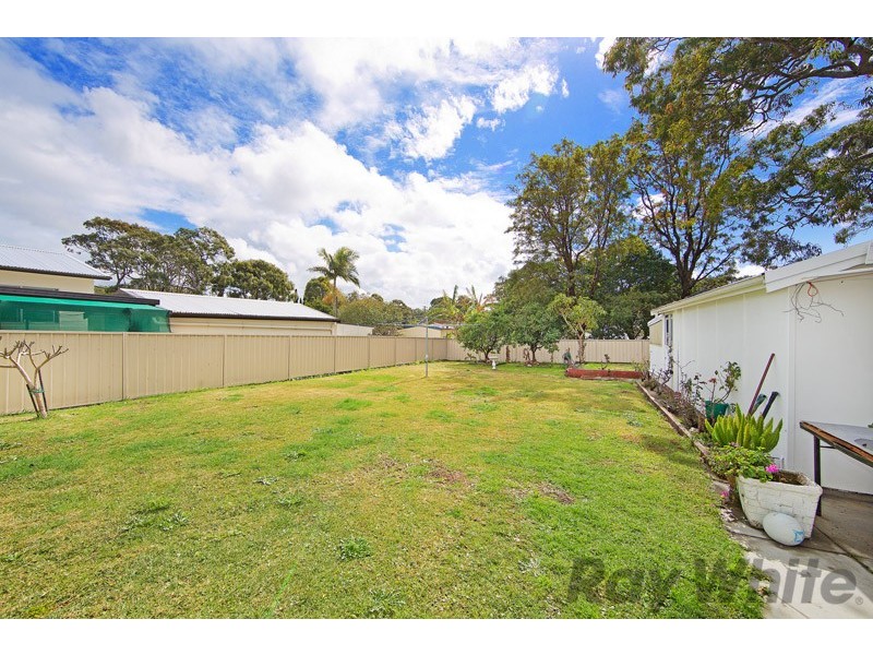 9 Avonlea Avenue, Gorokan NSW 2263