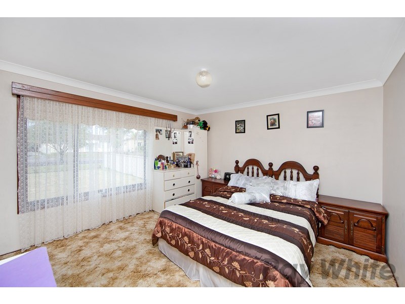 9 Avonlea Avenue, Gorokan NSW 2263