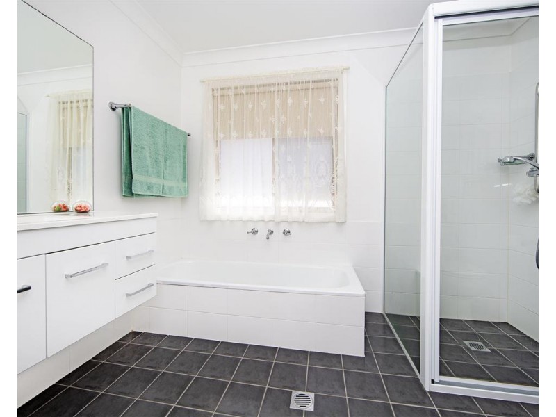 76 Ocean View Road, Gorokan NSW 2263