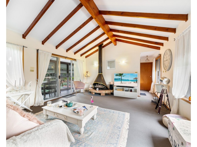 121 Birdwood Drive, Blue Haven NSW 2262