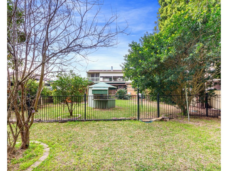 121 Birdwood Drive, Blue Haven NSW 2262