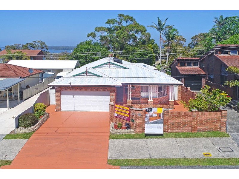 170 Elizabeth Bay Drive, Lake Munmorah NSW 2259