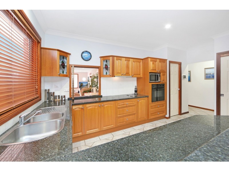 170 Elizabeth Bay Drive, Lake Munmorah NSW 2259