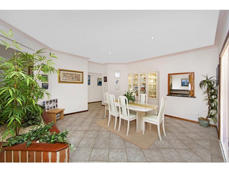 170 Elizabeth Bay Drive, Lake Munmorah NSW 2259