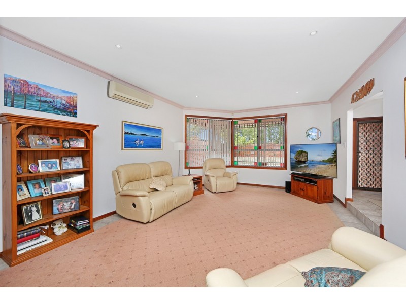 170 Elizabeth Bay Drive, Lake Munmorah NSW 2259