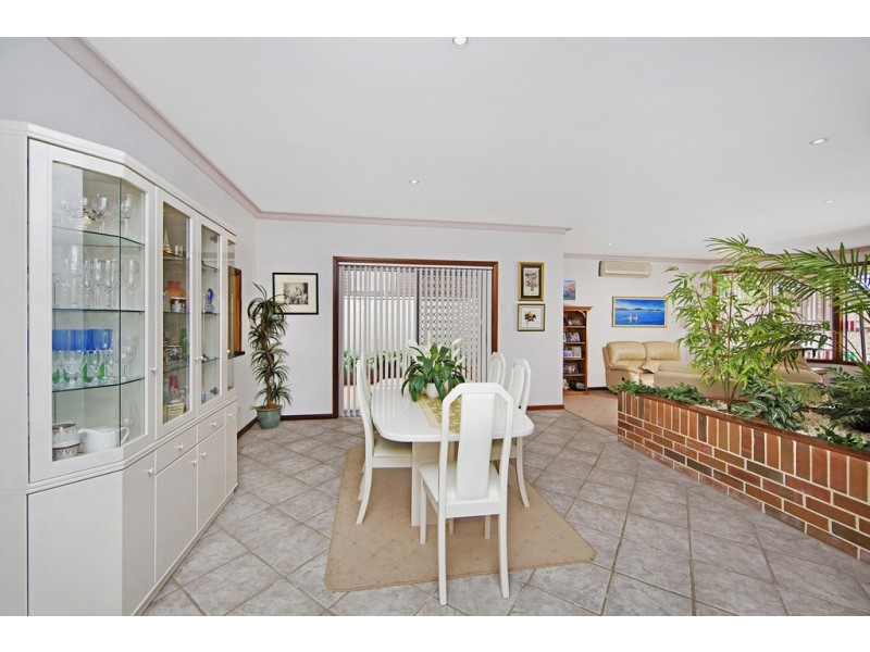 170 Elizabeth Bay Drive, Lake Munmorah NSW 2259