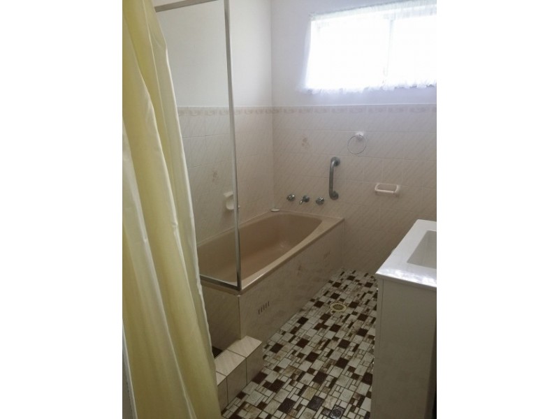 26 Clucas Avenue, Gorokan NSW 2263