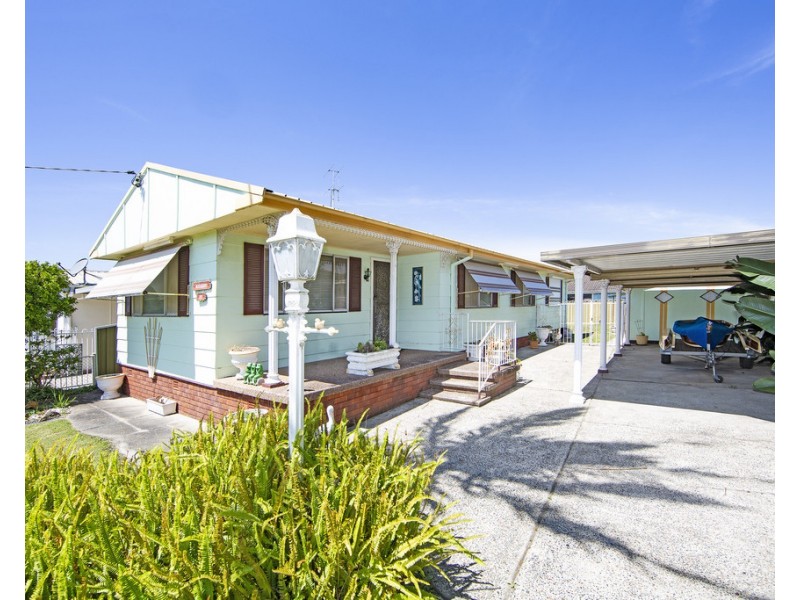 22 Koorana Avenue, Gorokan NSW 2263