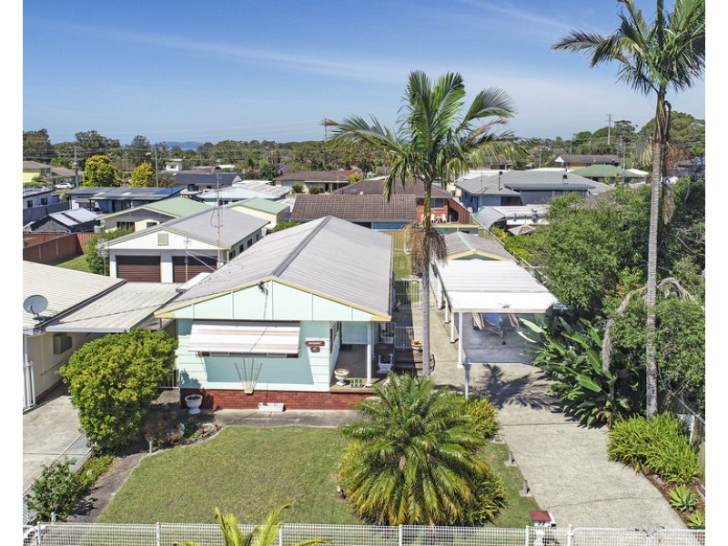 22 Koorana Avenue, Gorokan NSW 2263