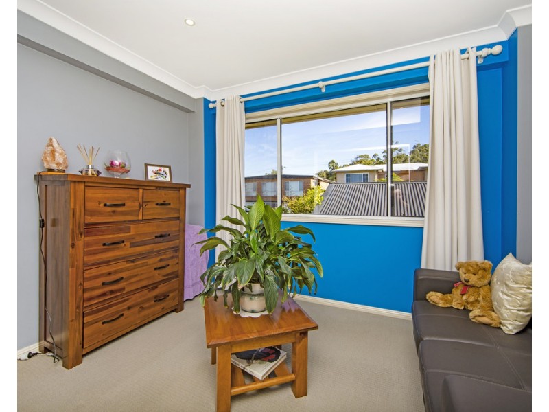 64 Georgina Avenue, Gorokan NSW 2263