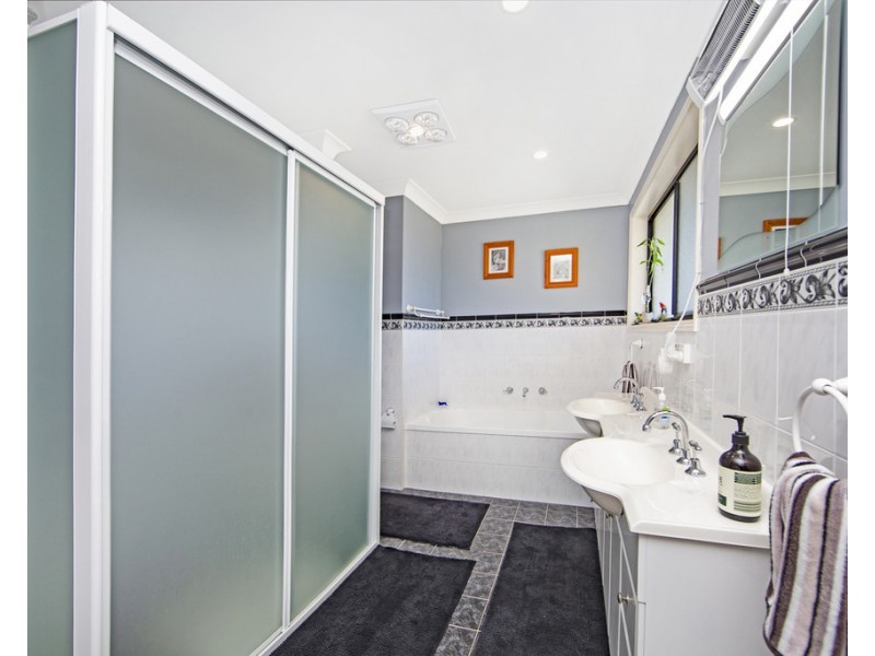 64 Georgina Avenue, Gorokan NSW 2263