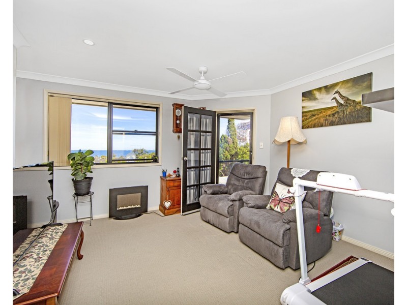 64 Georgina Avenue, Gorokan NSW 2263