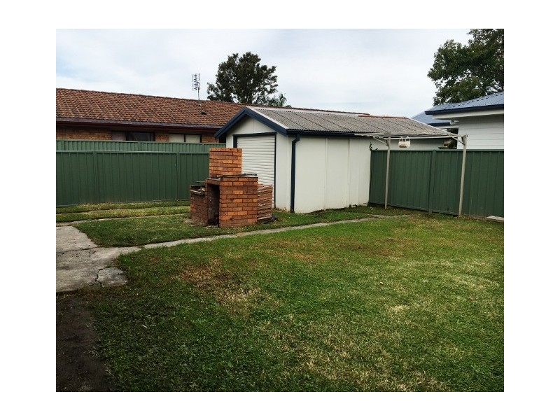22 Kalulah Avenue, Gorokan NSW 2263