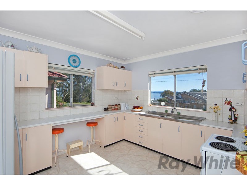 7 First Avenue, Toukley NSW 2263